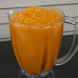 How to make pumpkin puree from a whole pumpkin: Prepare a pumpkin and you will have enough pumpkin puree for all of pumpkin season!