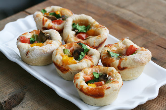 Muffin tin pizza recipe, just 50 cents each! Repin to save.