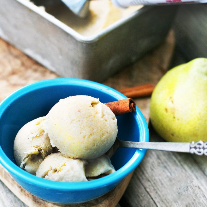 Pear ice cream recipe: Made with cream, ripe pears, and other delicious ingredients. Click through for recipe!