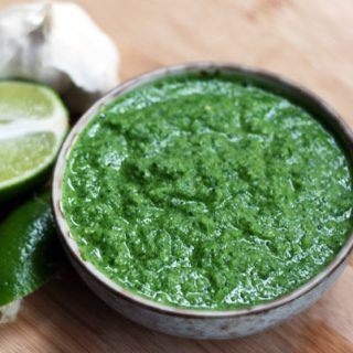 Cheap spicy Chilean pebre recipe: A spicy green condiment with many uses!