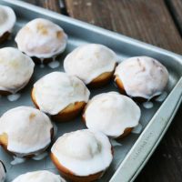 Glazed donut muffin recipe: The flavor of glazed donuts, in muffin form. Click through for recipe!