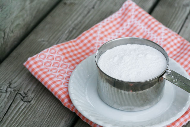 Out of powdered sugar? You can make your own at home. It's super easy. Repin to save!