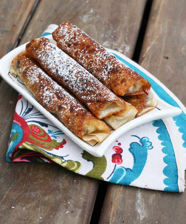 Banana-Nutella egg rolls recipe. My Favorite Dessert ever - trust me on this one! Repin to save.