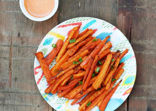 How to make carrot fries. Click through for recipe!