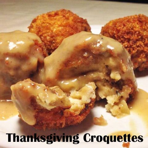 Thanksgiving croquettes: Perhaps the most delicious way to eat leftover Thanksgiving foods! Click through for recipe!