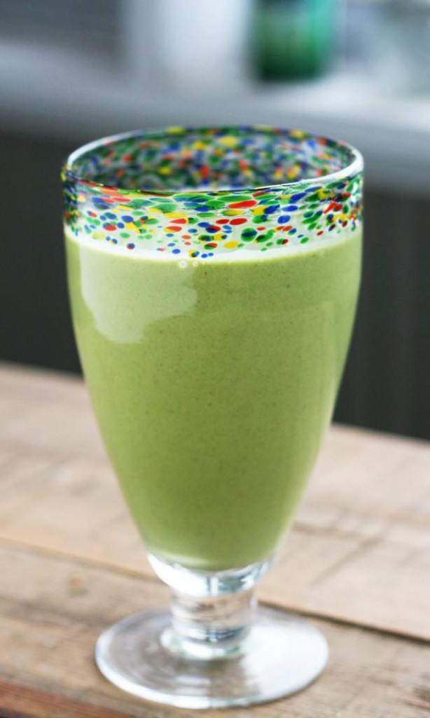 Green Monster Smoothie, made by Cheap Recipe Blog