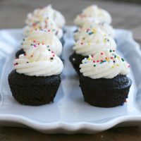 Mini party cupcakes, from Cheap Recipe Blog
