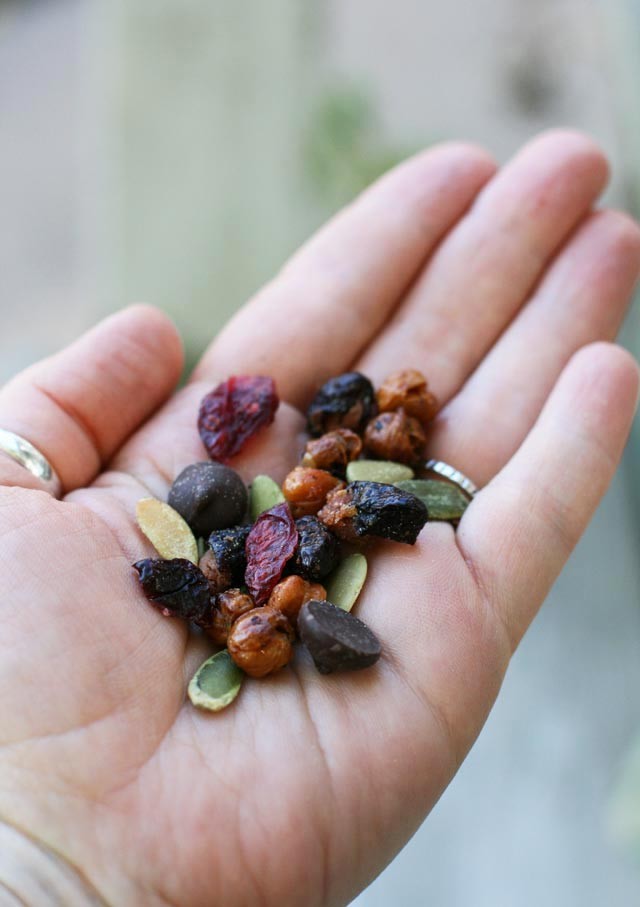 A DIFFERENT Trail mix: Made with roasted kidney beans and chickpea. A nut-free recipe.