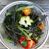 How to make homemade vegetable broth (using vegetable scraps)