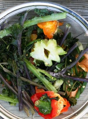 How To Make Homemade Vegetable Broth (Out Of Vegetable Scraps)