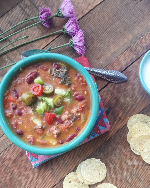 10-Minute taco soup: A VERY quick and easy soup recipe (that's totally delish!) Repin to save.