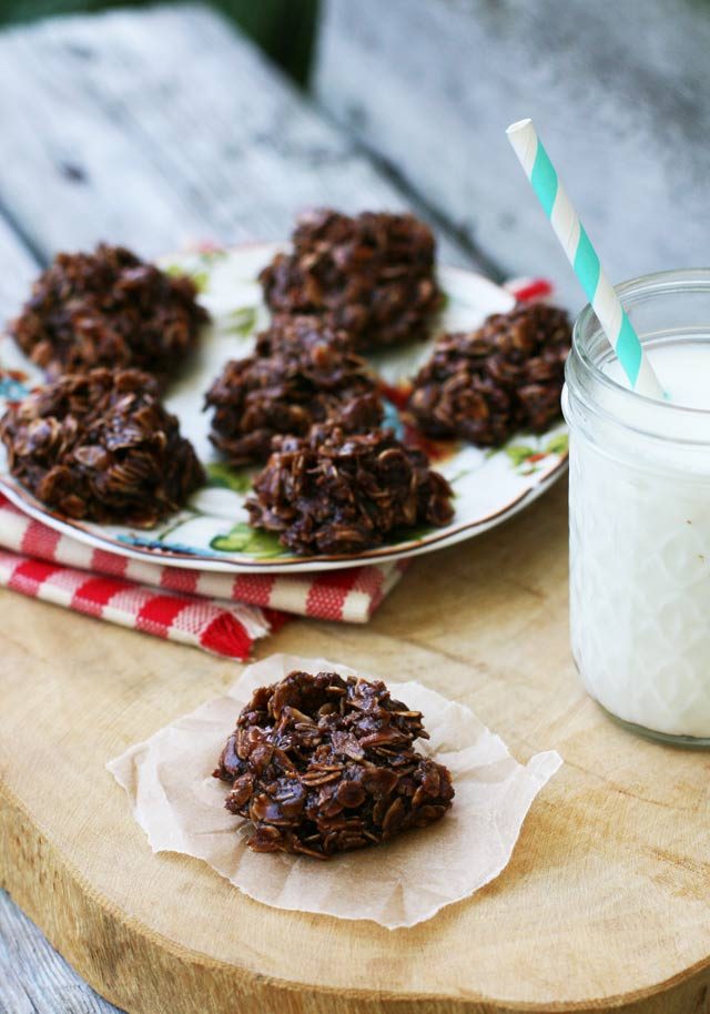 Retro Recipes from Cheap Recipe Blog: No-bake chocolate oat cookies