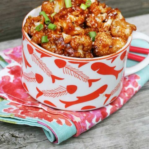 Kung Pao Cauliflower: The meat-free version of the popular Chinese dish. Click through for recipe!