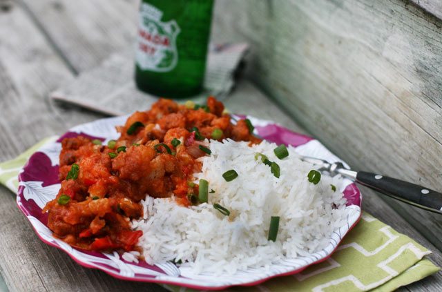 Gobi Manchurian recipe: An Indian-style cauliflower recipe with a spicy, tangy sauce. Click through for recipe!