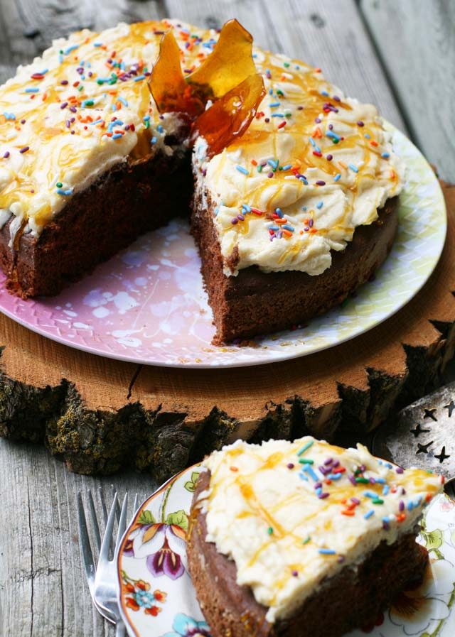 FDR's Birthday Cake Recipe: Eleanor Roosevelt's chocolate cake recipe. Click through for this historic recipe!