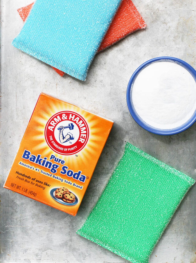 Money-saving uses for baking soda. Keep your house clean and save money! Click through for ideas.