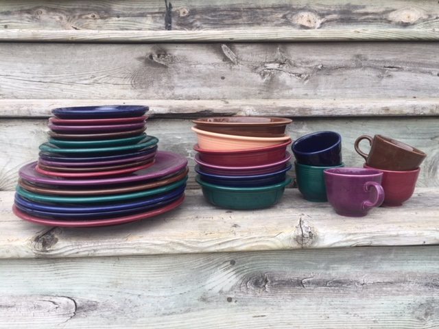 Selling Fiestaware online: Click through to learn how I sell unwanted stuff online!