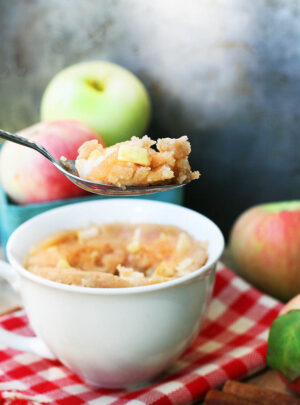 Apple-Cinnamon Mug Cake