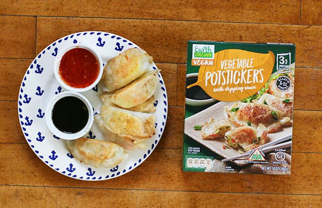 Vegetable potstickers with dipping sauce from ALDI: Read my review!