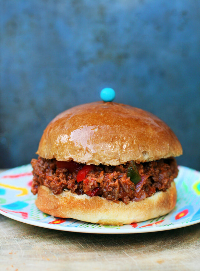 Spicy sloppy joes: The spicy, flavorful version of the classic sloppy joe. Click through for recipe!