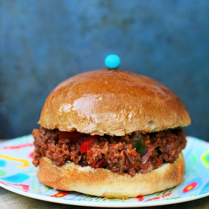 Spicy sloppy joes: The spicy, flavorful version of the classic sloppy joe. Click through for recipe!