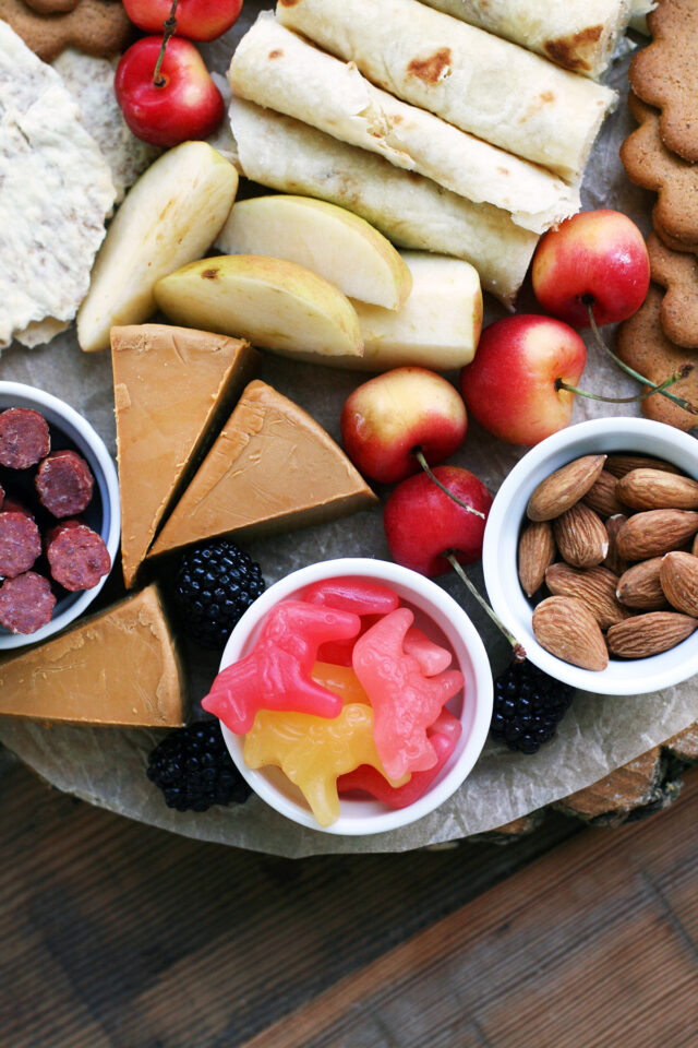 Scandinavian snack board: Get ideas for assembling a delicious, crowd-pleasing Nordic snack board!