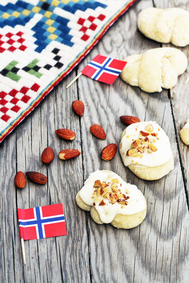 Norwegian kringla cookies: A classic cookie, perfect for Christmas!