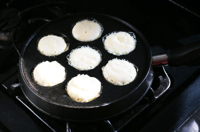 How to make Danish aebleskiver, pancakes! Click through for recipe.