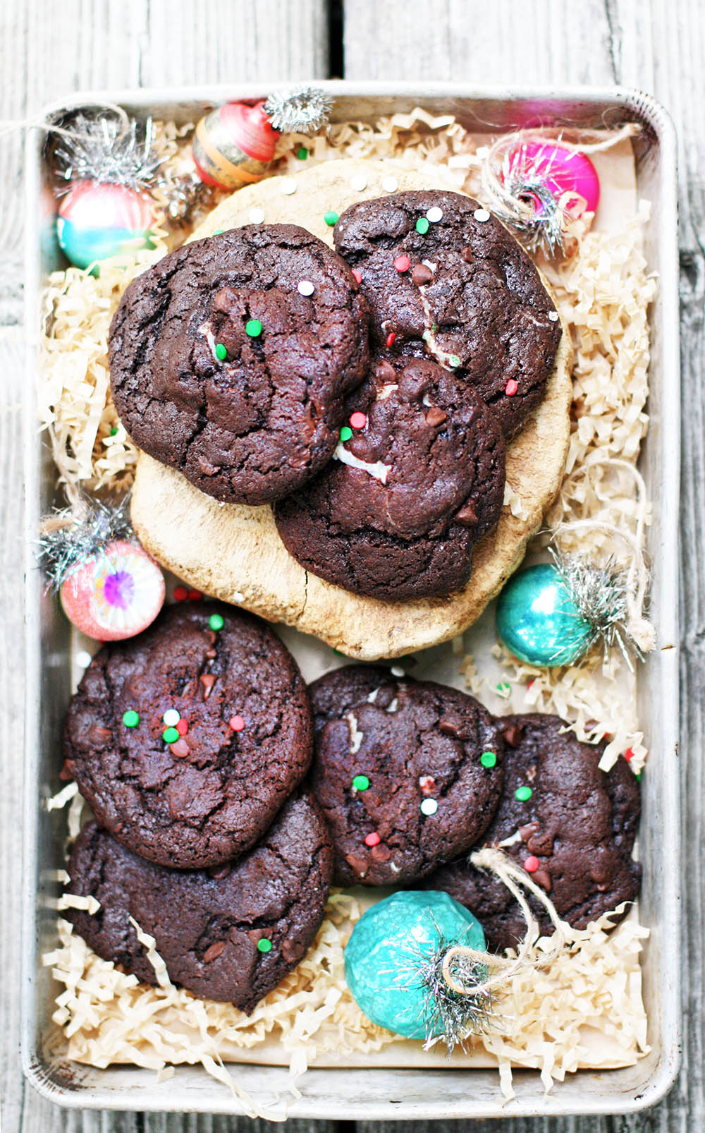 Cream cheese-stuffed chocolate mint cookies: A festive holiday cookie recipe!