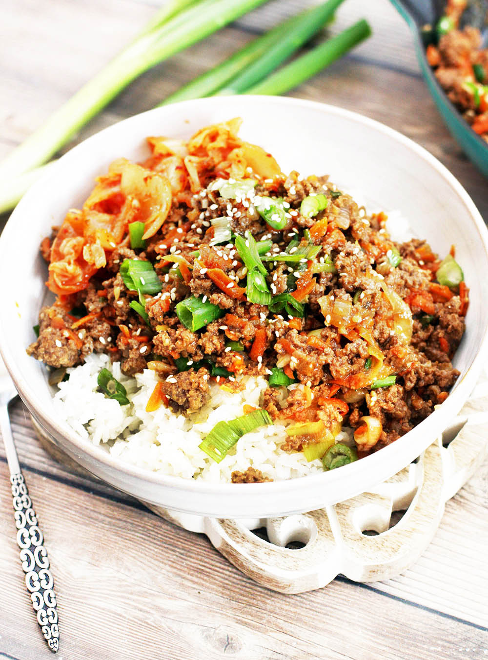 Korean ground beef bowls: Comes together in about 20 minutes. Click through for recipe!