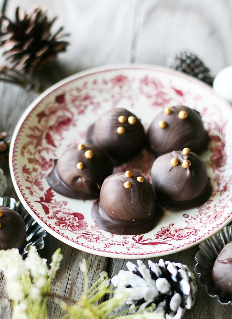 Cookie butter truffles recipe: Learn how to make this super easy chocolate recipe.