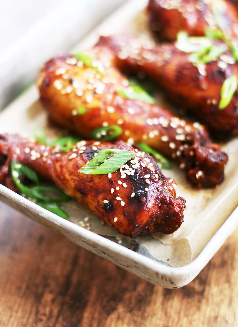 Slow cooker chicken drumsticks: The best way to make drumsticks. Moist and full of flavor!