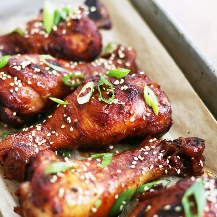 How to make chicken drumsticks in a slow cooker: Click through for detailed recipe.