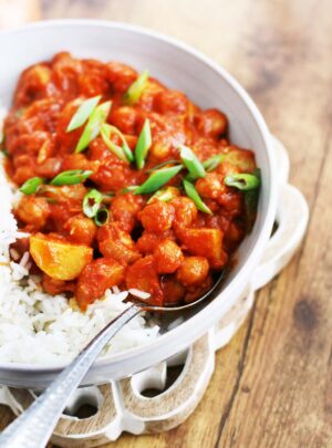 Chickpea And Tomato Curry