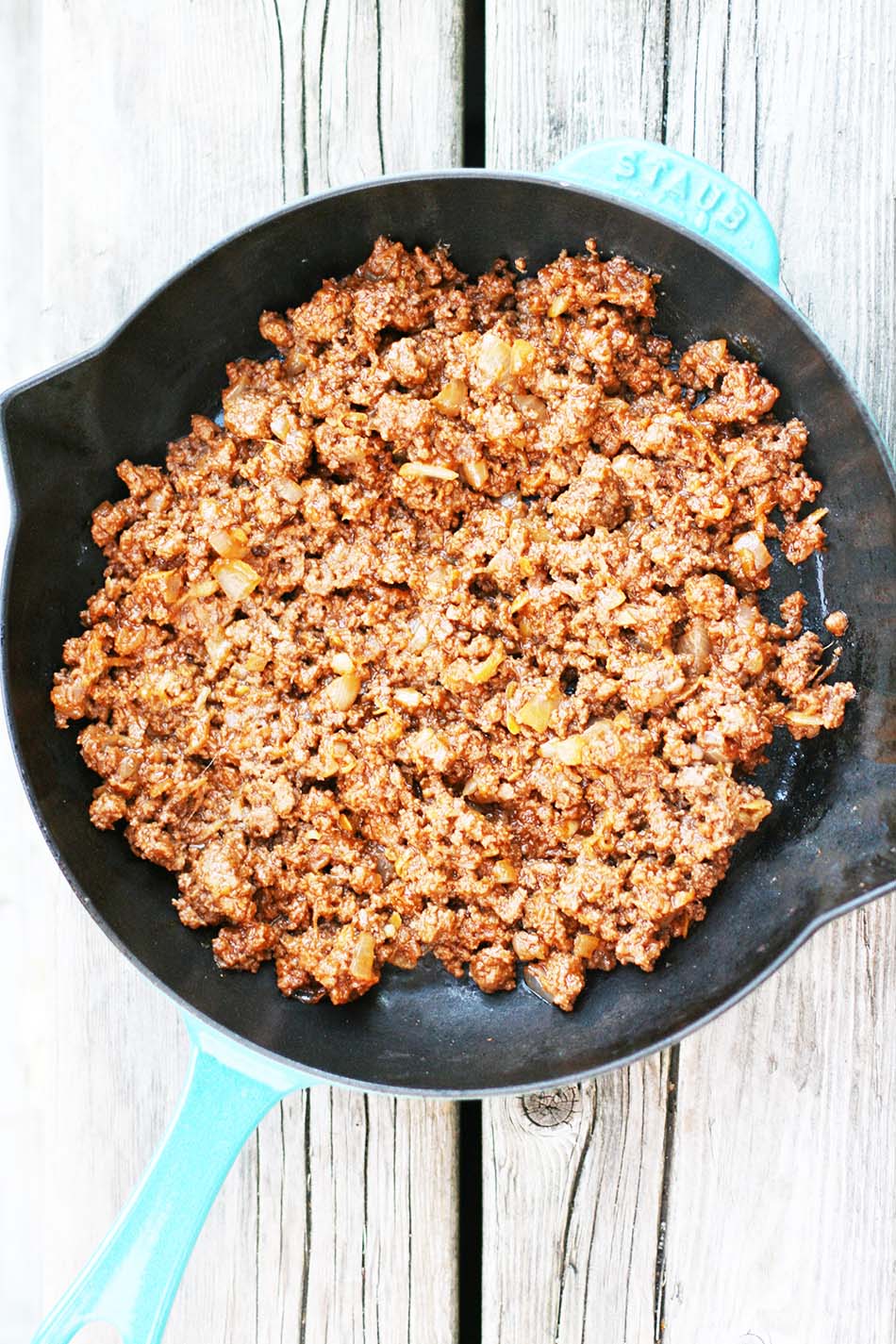 Seasoned ground beef to make gochujang ground beef bowls.