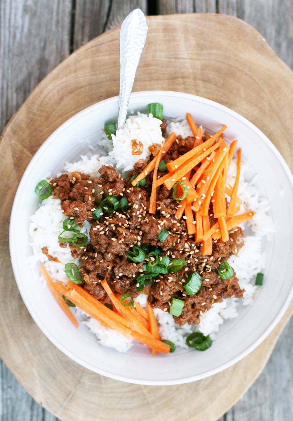 Gochujang ground beef bowls: A 20-minute dinner recipe, made with ground beef and simple ingredients.