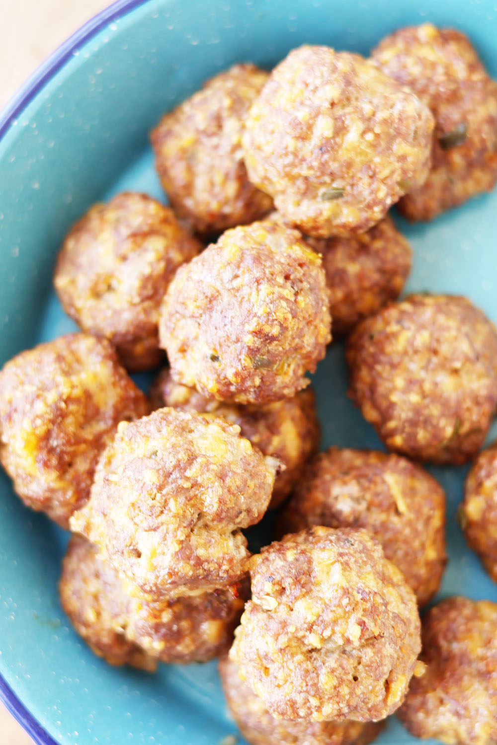 Cheeseburger meatballs: Cheesy meatballs with all the burger flavors - in convenient meatball form!