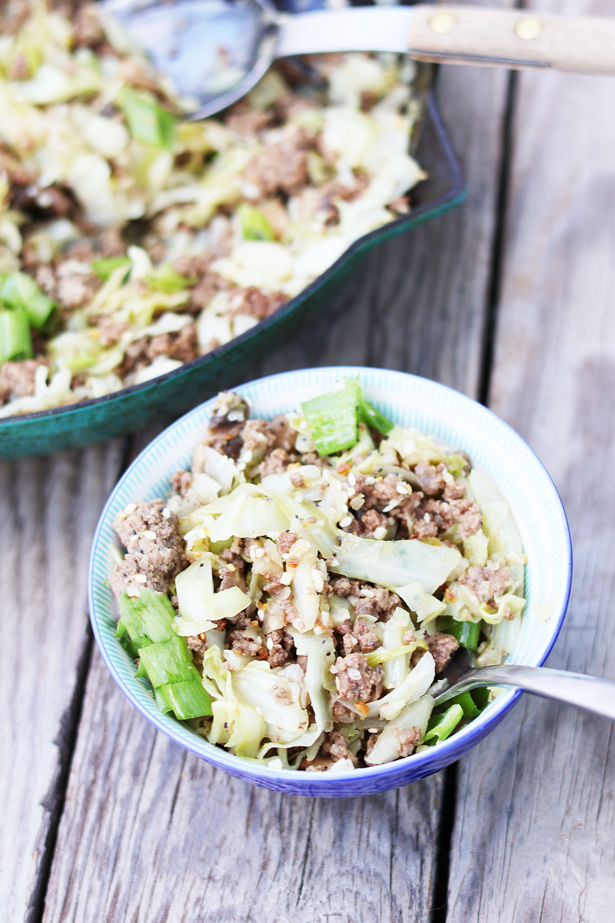 Keto cabbage and ground beef skillet: A 15-minute dinner recipe with simple ingredients.