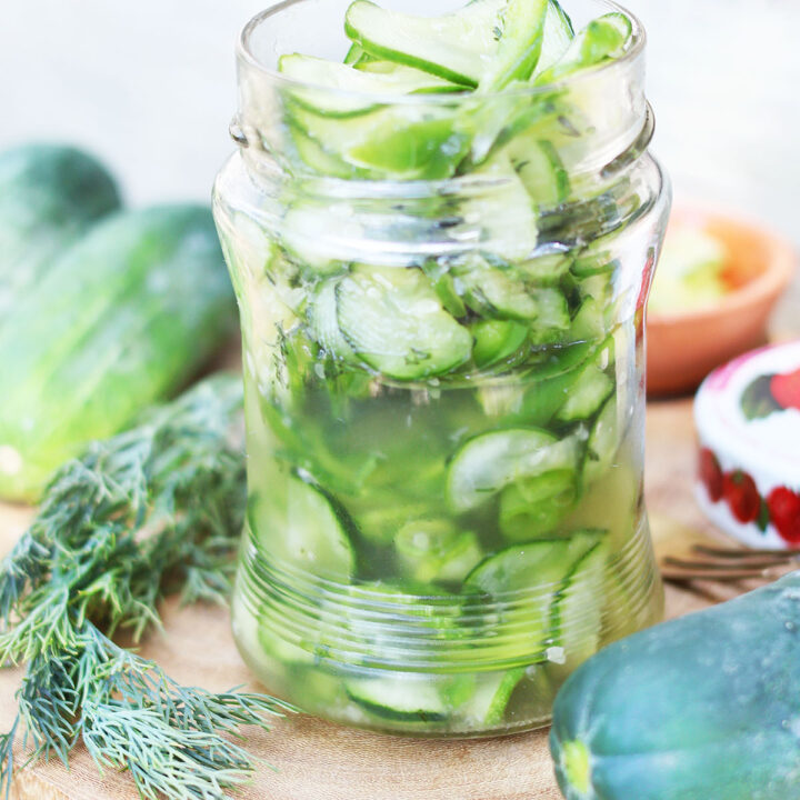 Homemade dill freezer pickles: Click through for simple recipe.