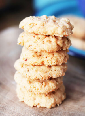 Cheddar Crackers (Made With Rice Krispies)