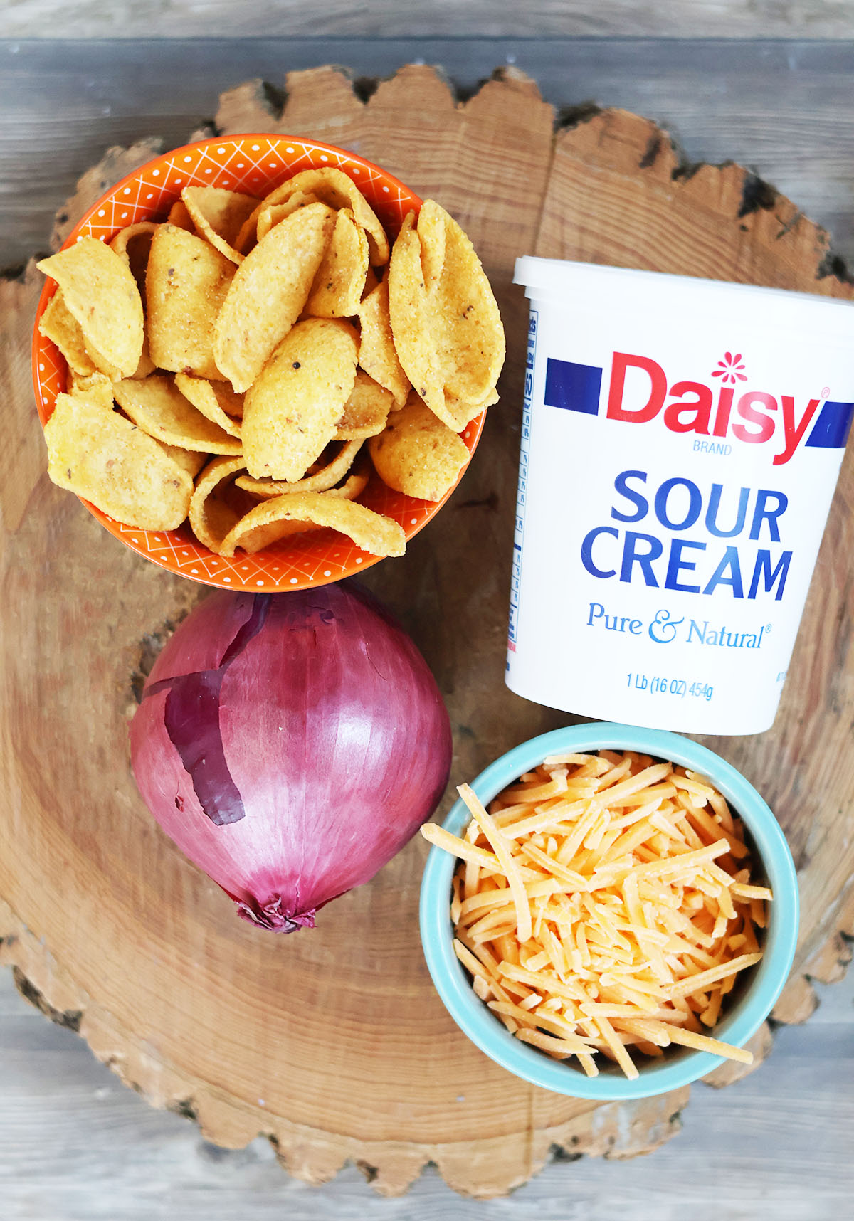 Toppings for chicken salsa chili: The toppings make the soup! Click through for recipe.